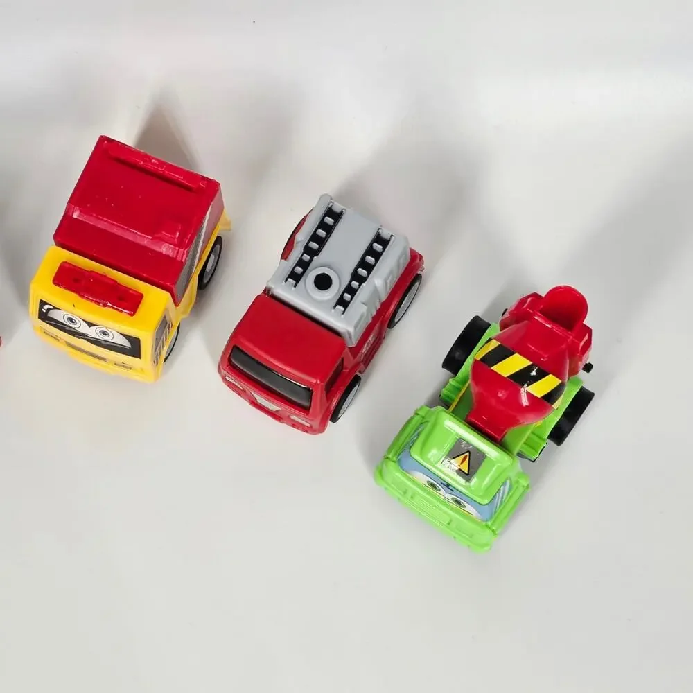 FUNCORN TOYS MINI PULL‑BACK VEHICLE SET – 6 MIXED CARS & TRUCKS – AGES 3+